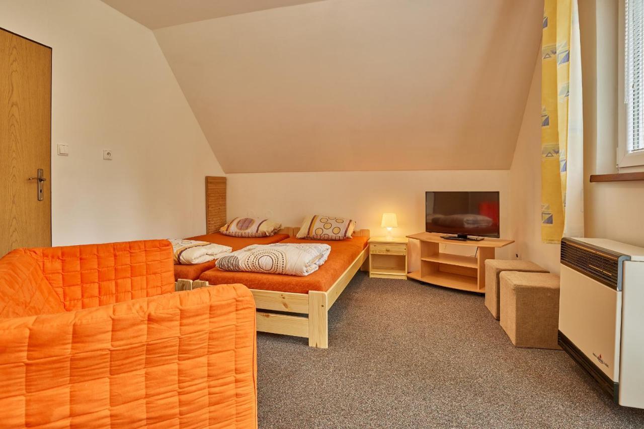 Hôtel Camp Dolce à Trutnov Extérieur photo