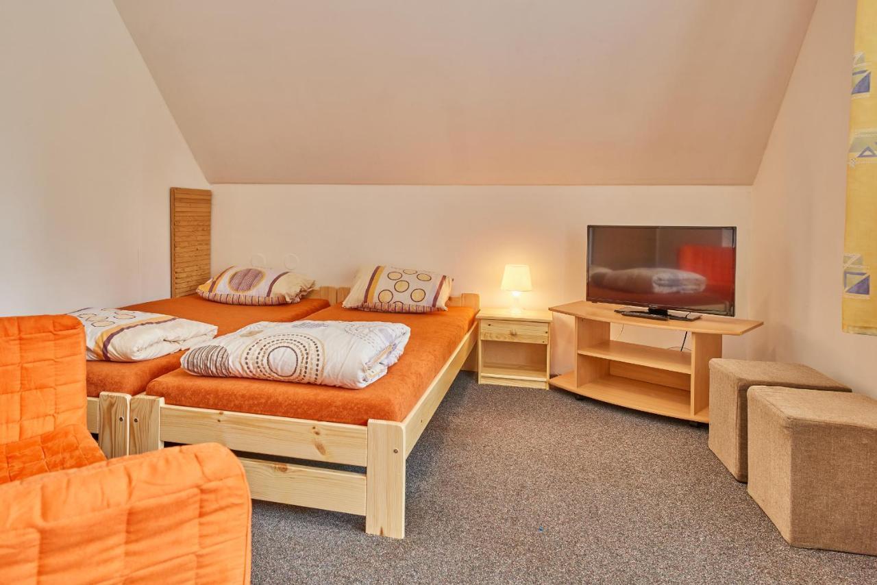 Hôtel Camp Dolce à Trutnov Extérieur photo