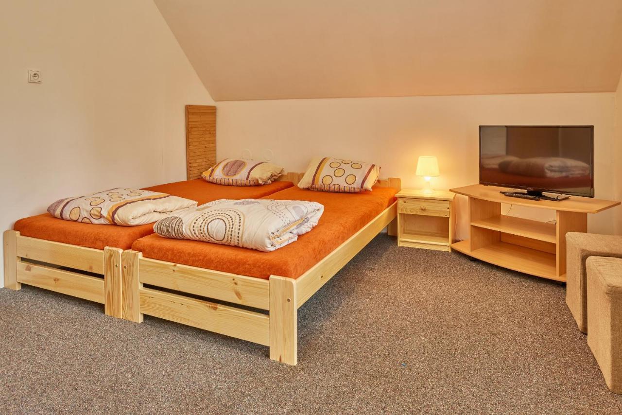 Hôtel Camp Dolce à Trutnov Extérieur photo